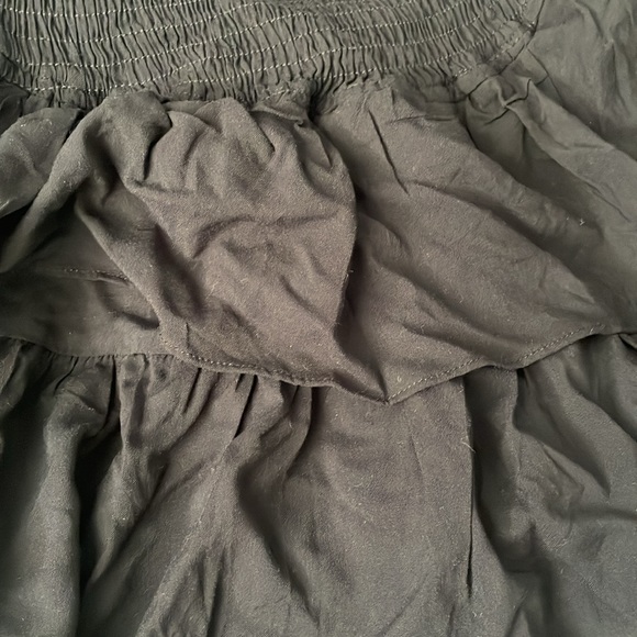 BLACK RUFFLE SKIRT - Picture 2 of 2